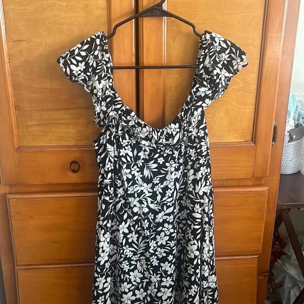 Women’s Old Navy Floral print dress size M